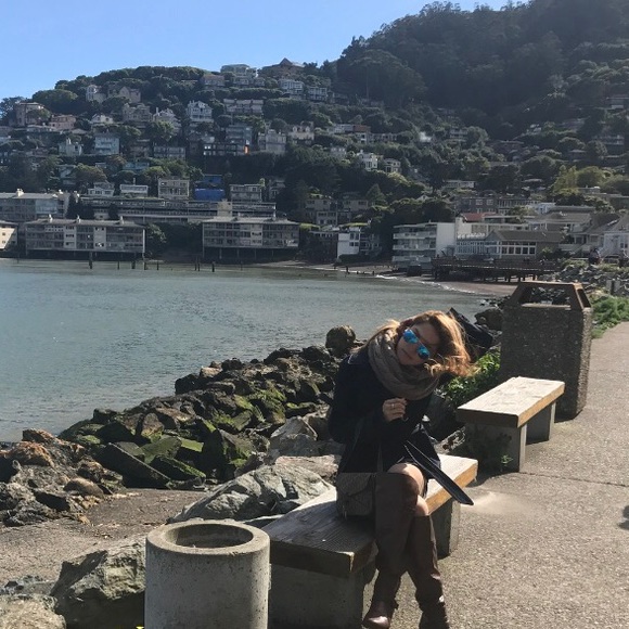 Meet your Posher, Gabriela - Picture 1 of 1